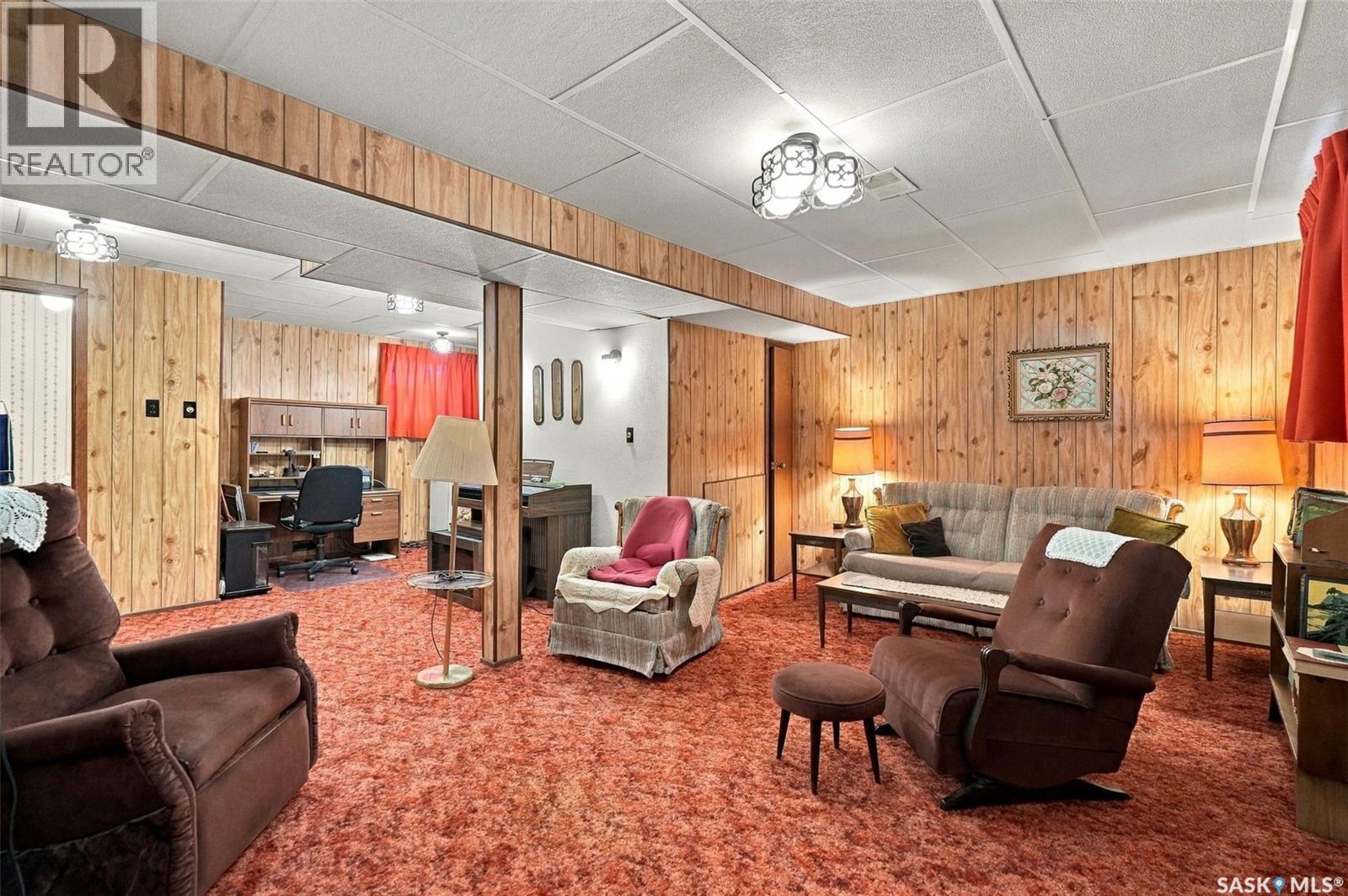 3030 Elphinstone Street Property Photo 17