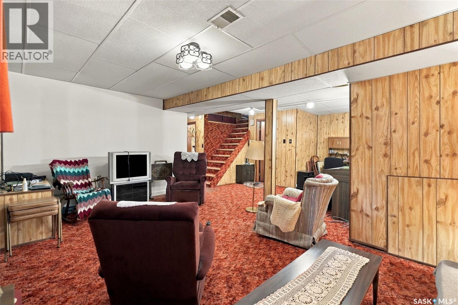 3030 Elphinstone Street Property Photo 18