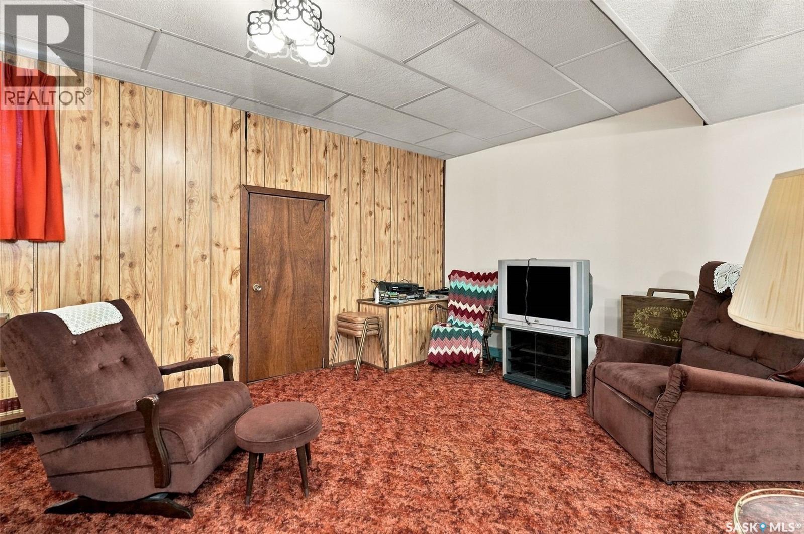 3030 Elphinstone Street Property Photo 19