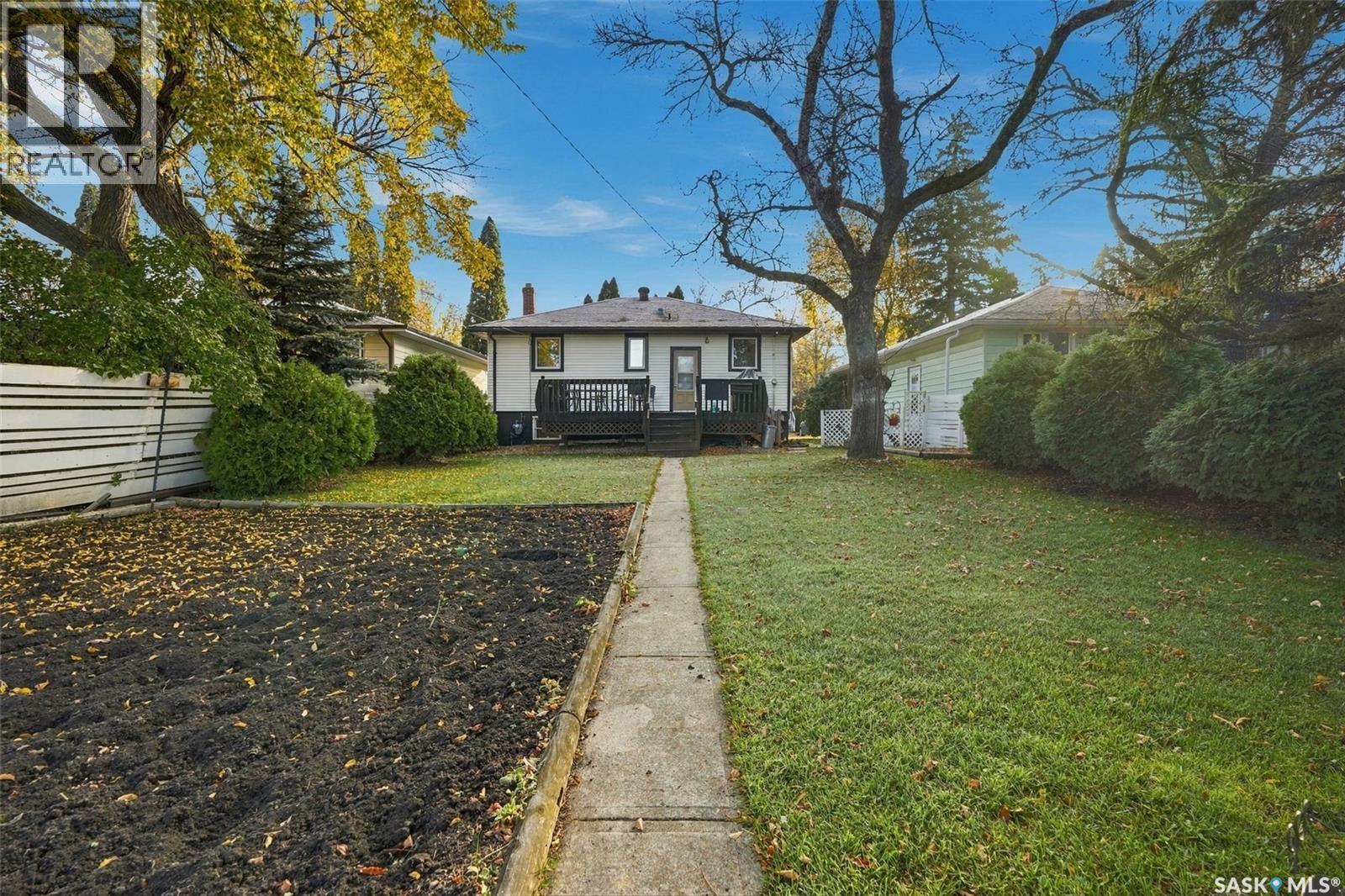 3030 Elphinstone Street Property Photo 27