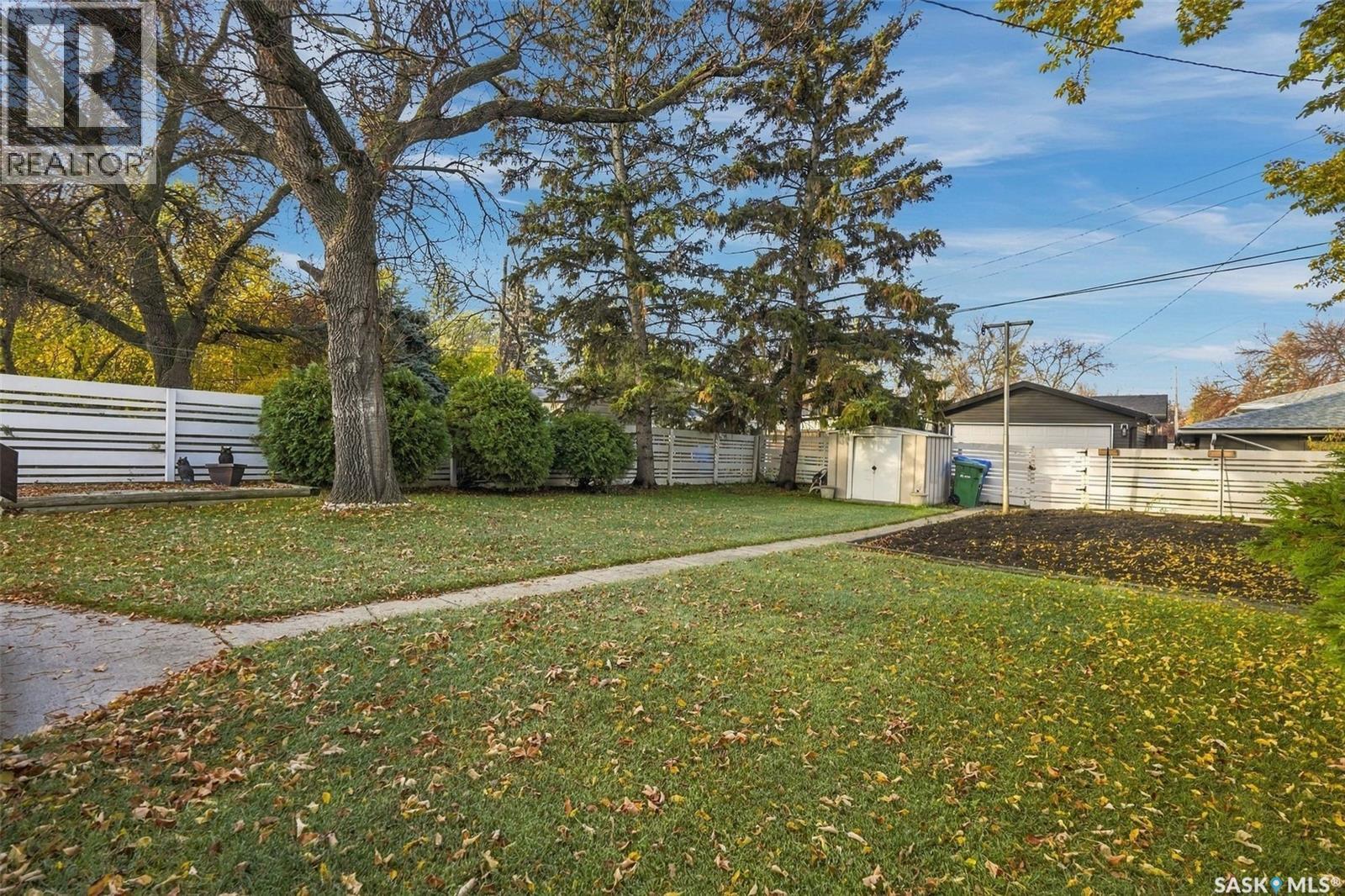 3030 Elphinstone Street Property Photo 29