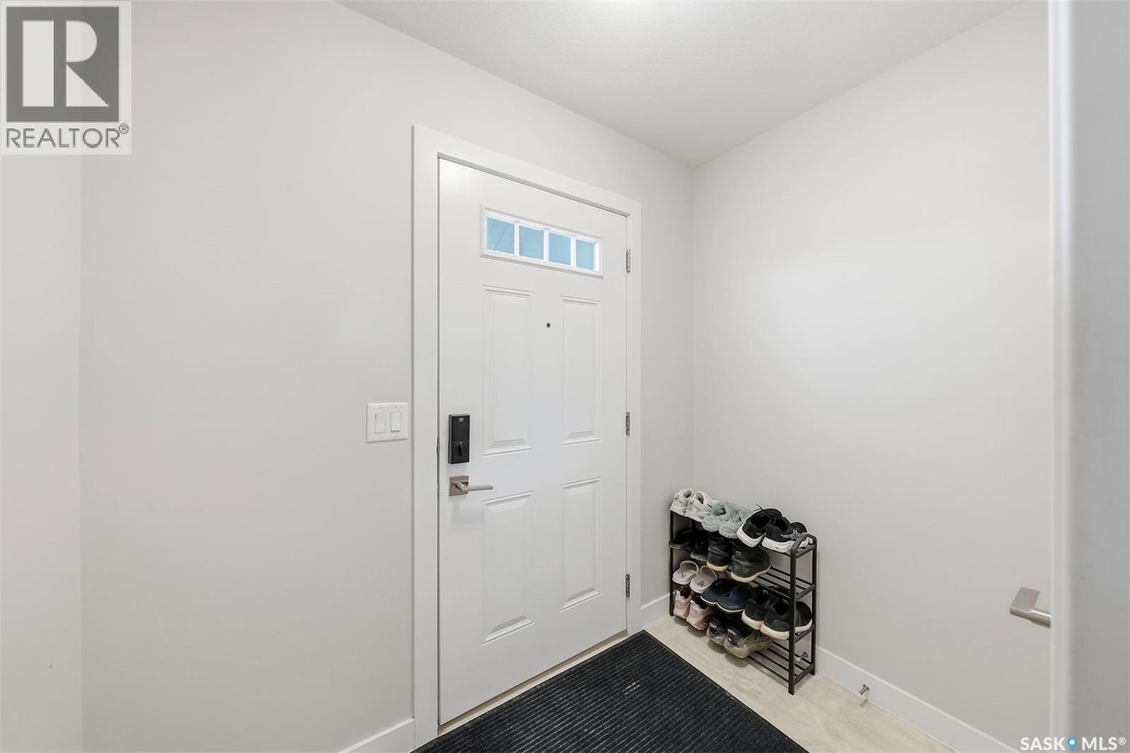 562 Stilling Way Property Photo 3