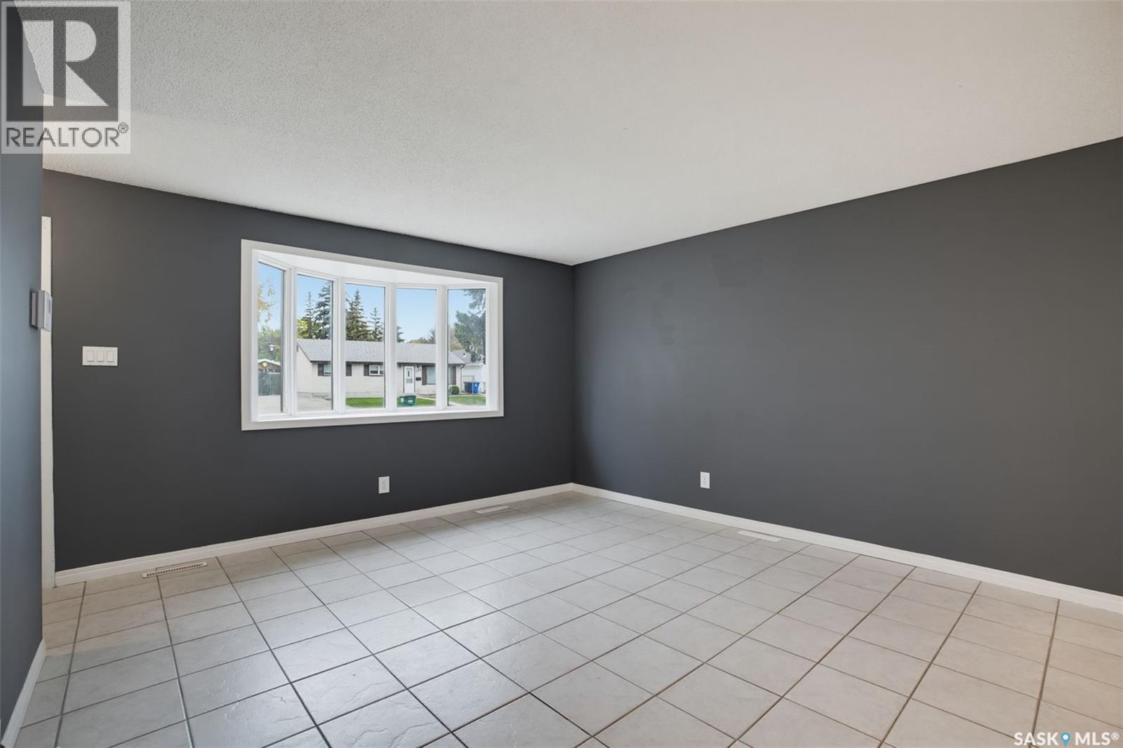 706 S Avenue N Property Photo 6