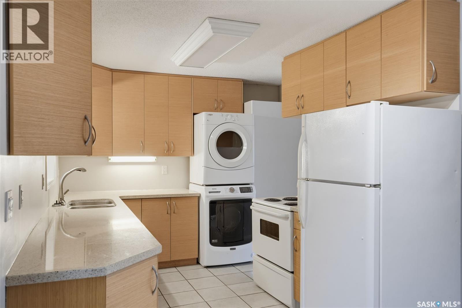 706 S Avenue N Property Photo 9