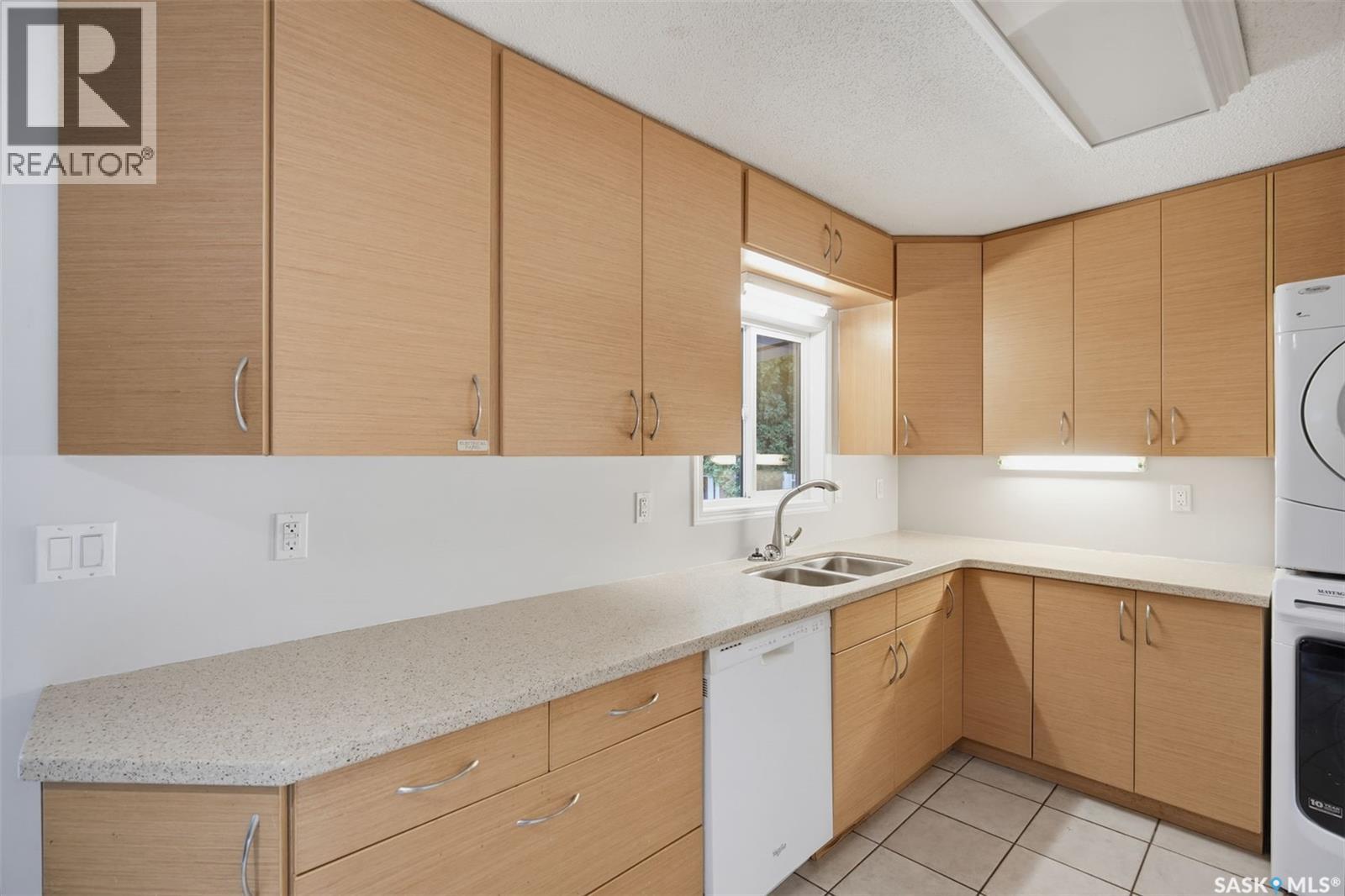 706 S Avenue N Property Photo 10