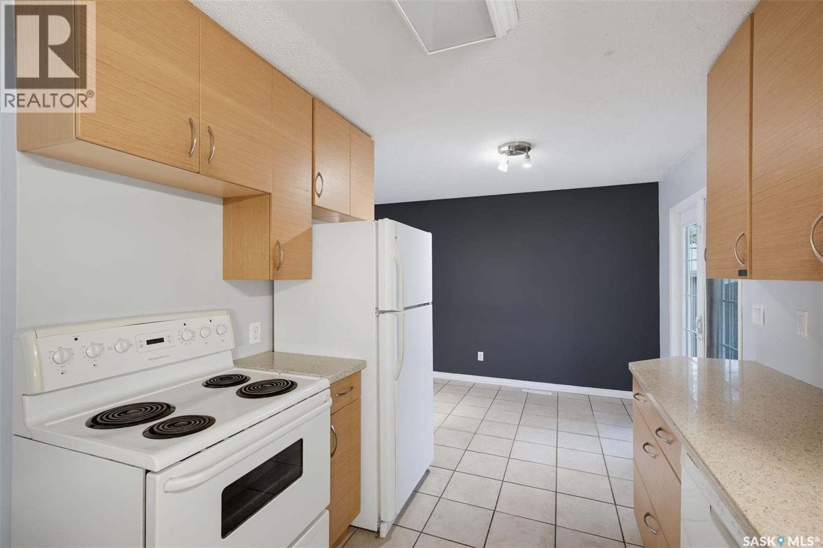 706 S Avenue N Property Photo 11