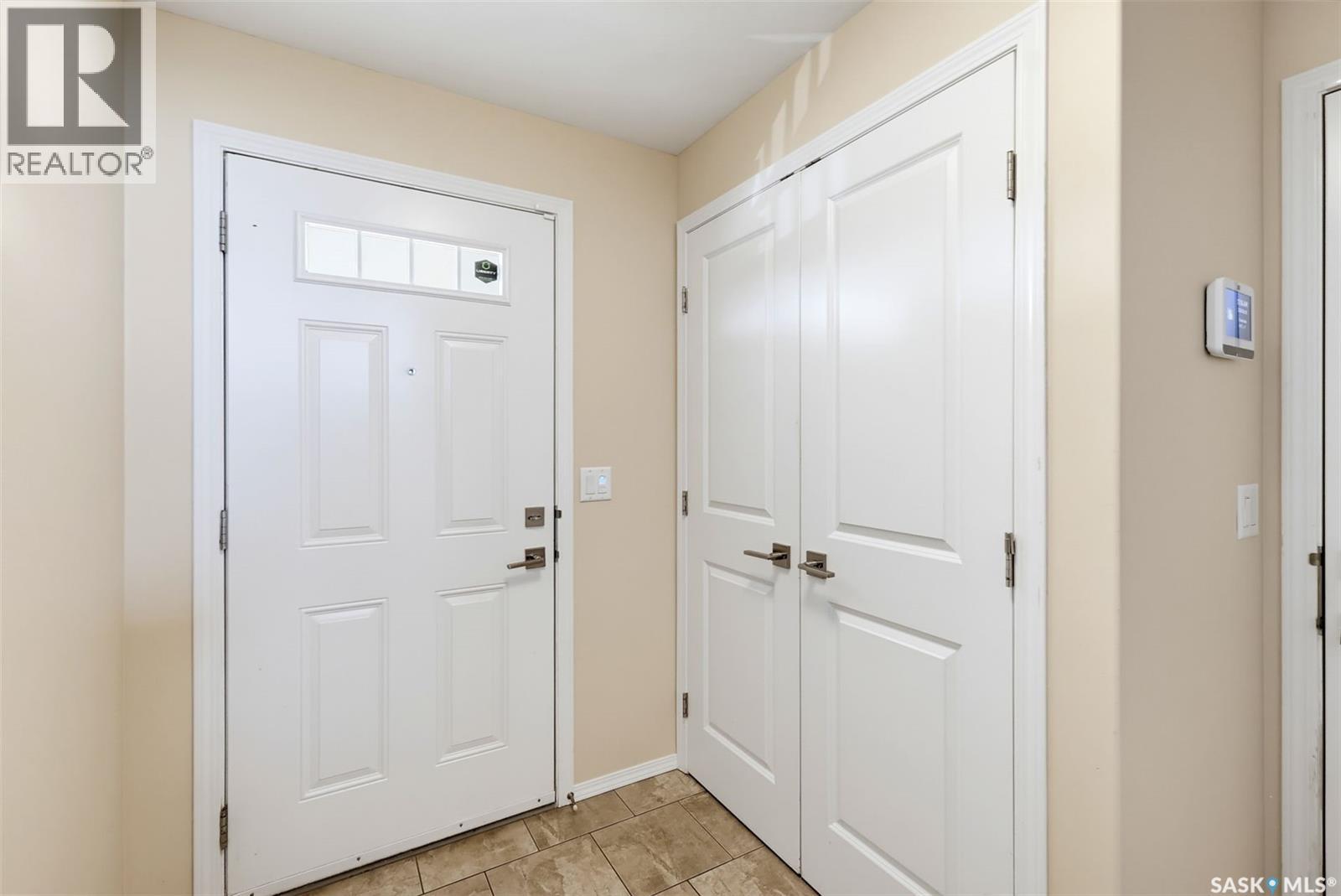 263 Eaton Crescent Property Photo 4