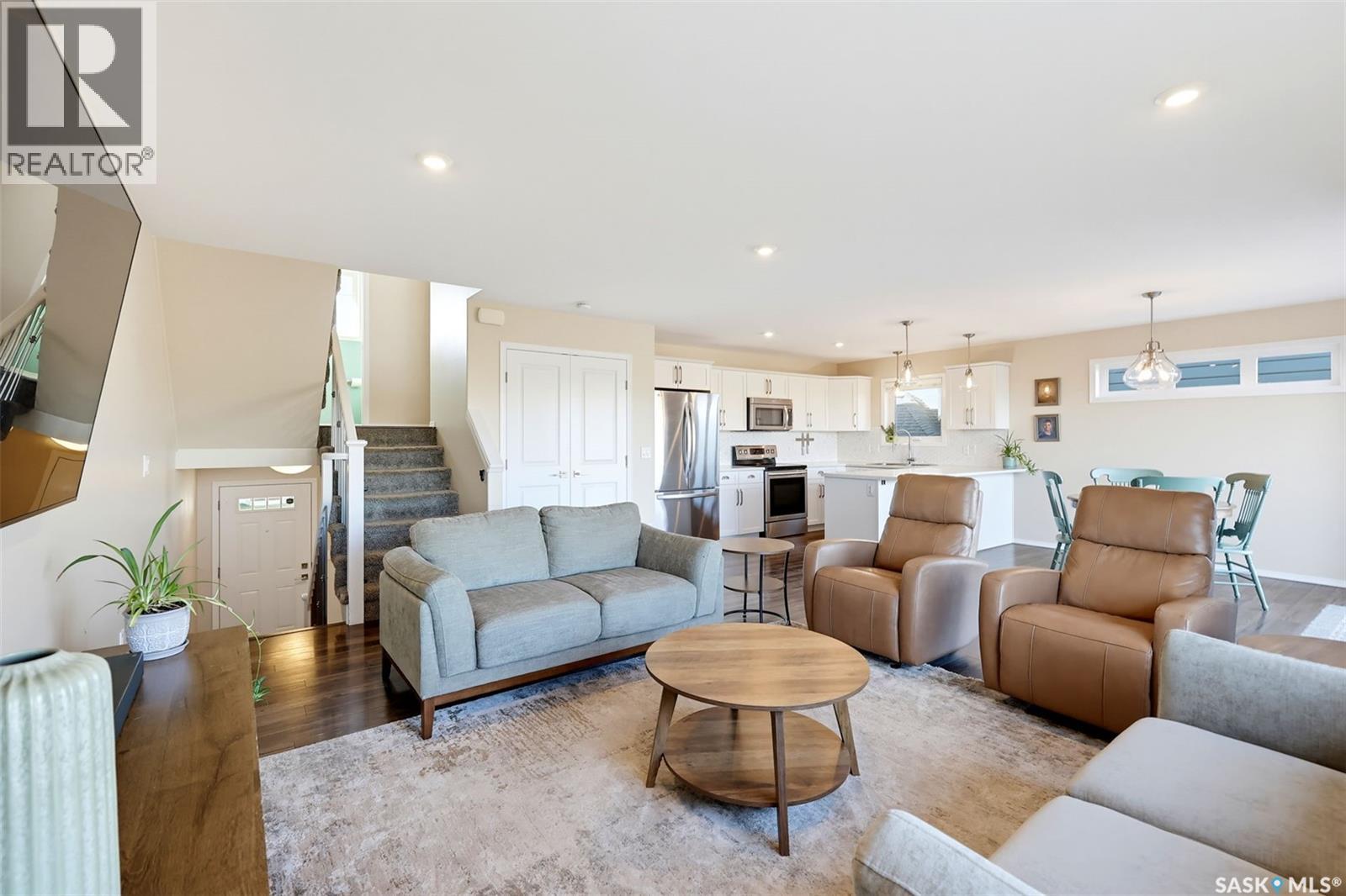 263 Eaton Crescent Property Photo 5