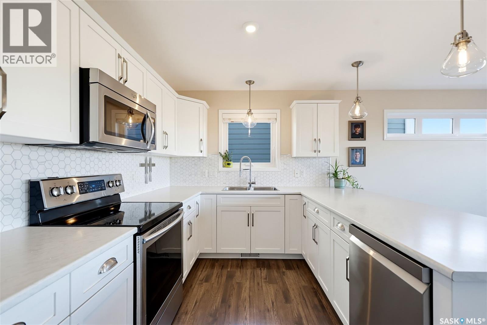 263 Eaton Crescent Property Photo 11