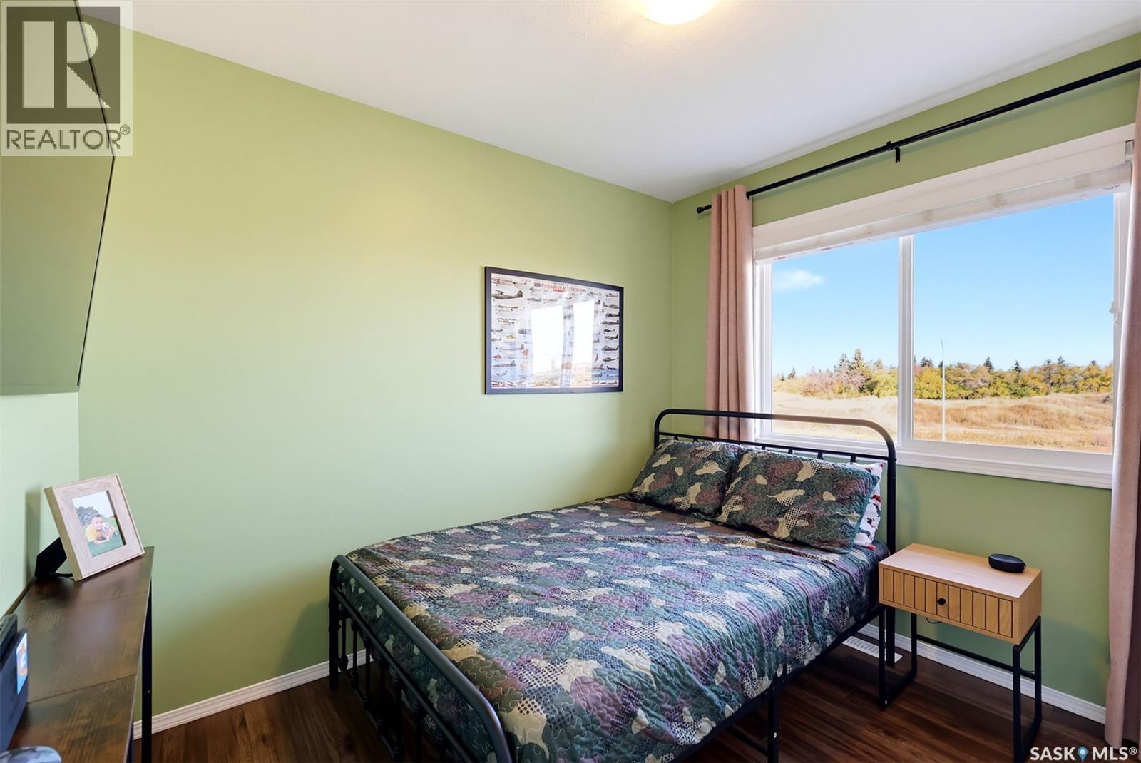 263 Eaton Crescent Property Photo 24