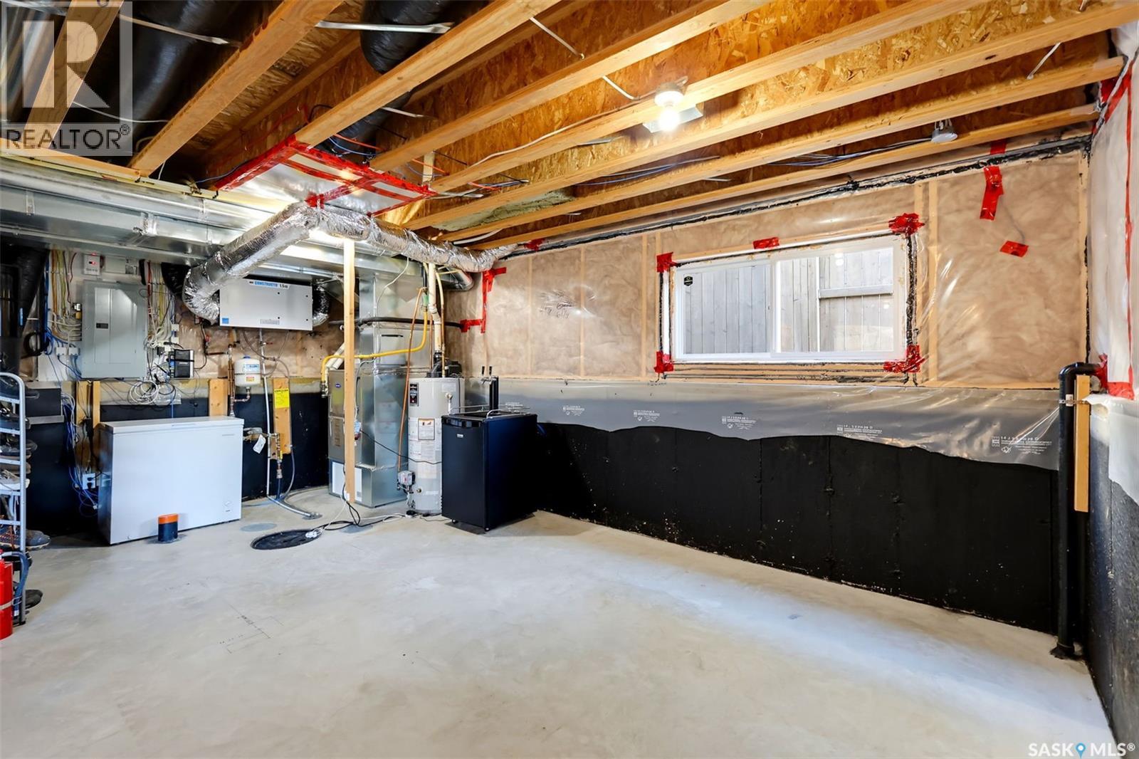 263 Eaton Crescent Property Photo 27