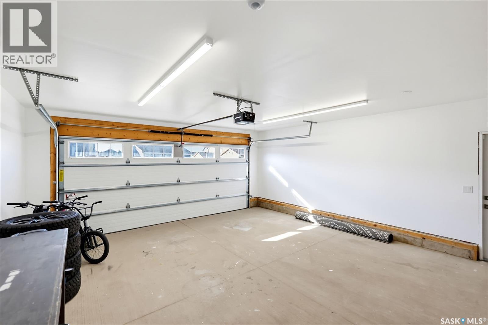 263 Eaton Crescent Property Photo 30