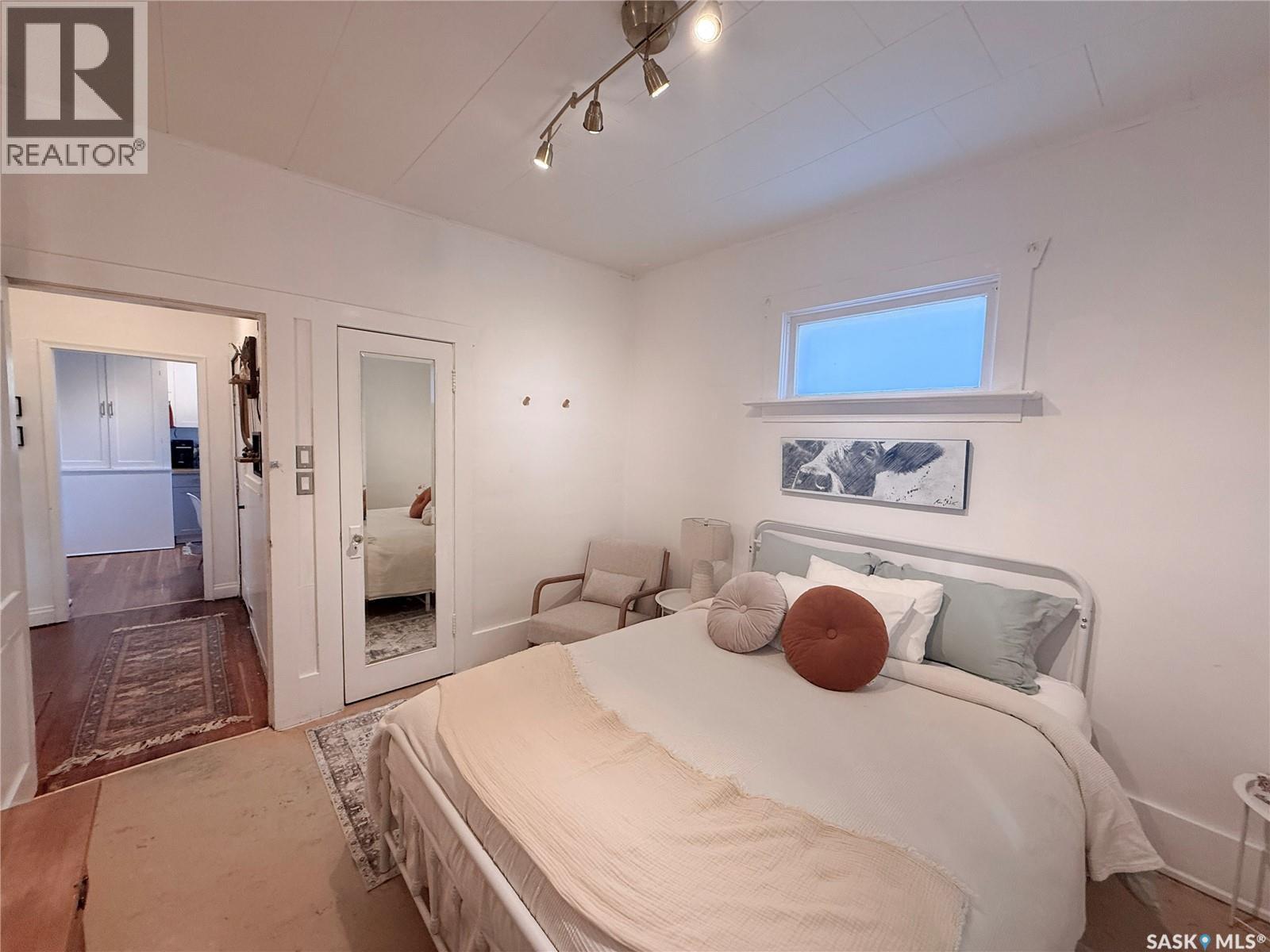345 2nd Street W Property Photo 24