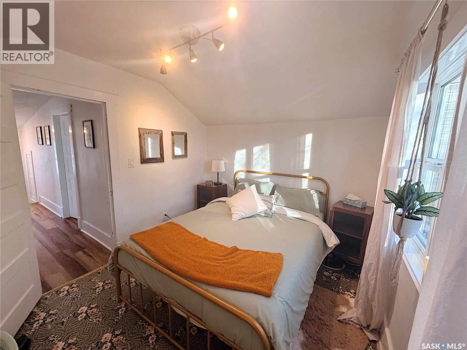 345 2nd Street W Property Photo 28