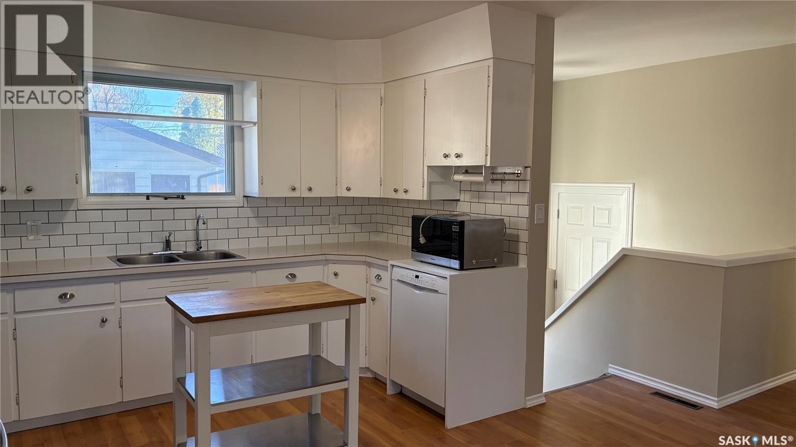 211 Downey Street Property Photo 2