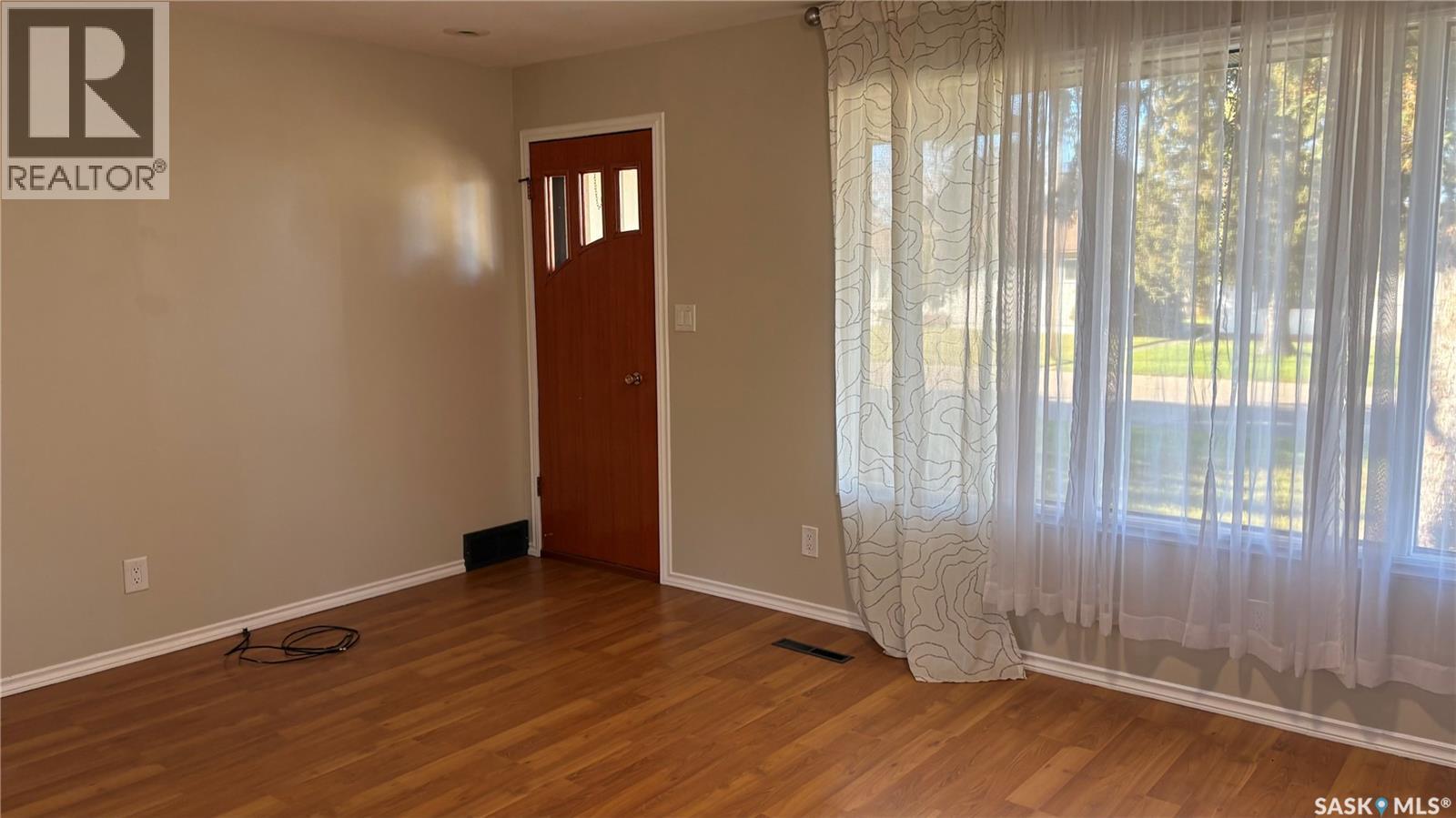 211 Downey Street Property Photo 5