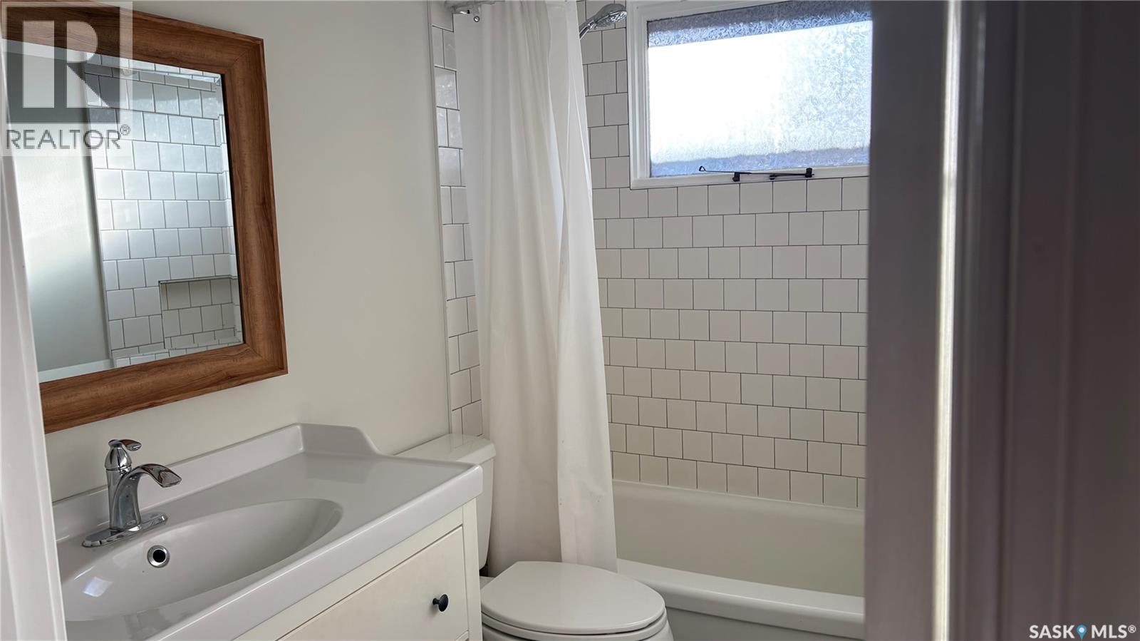 211 Downey Street Property Photo 9