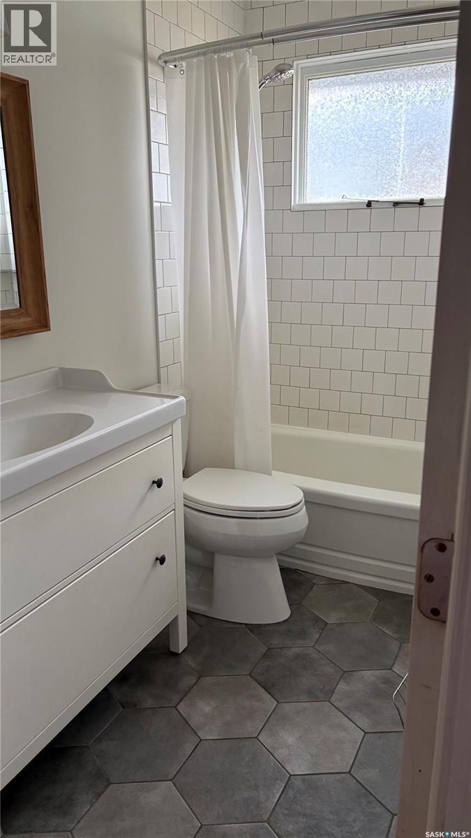 211 Downey Street Property Photo 10
