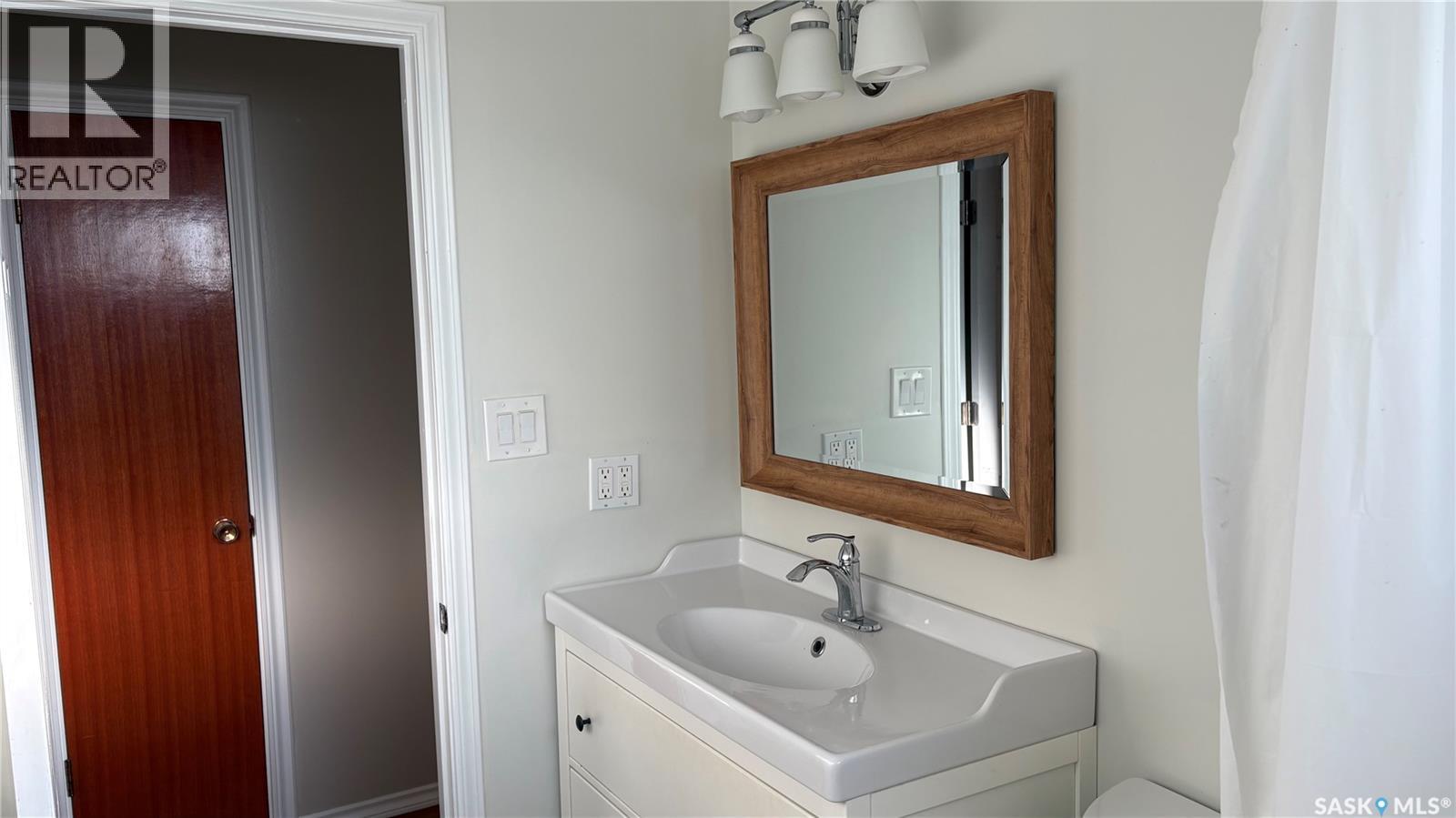 211 Downey Street Property Photo 11