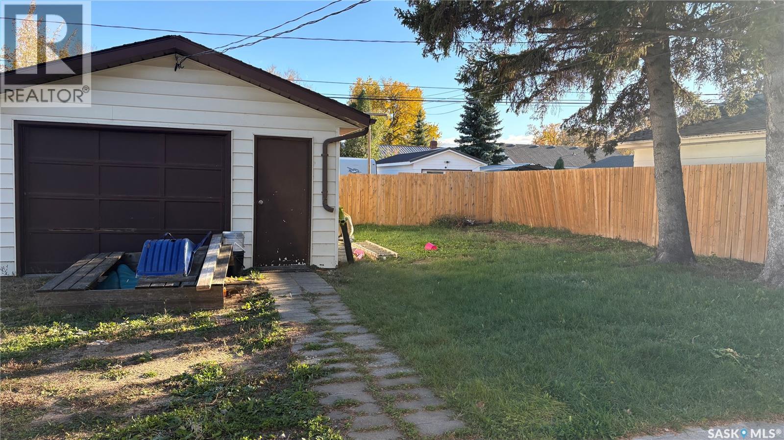 211 Downey Street Property Photo 18