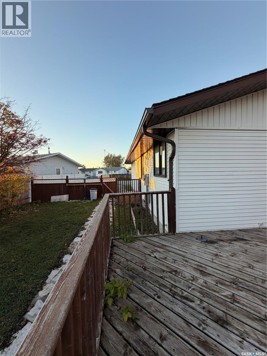 713 Birch Crescent Property Photo 6
