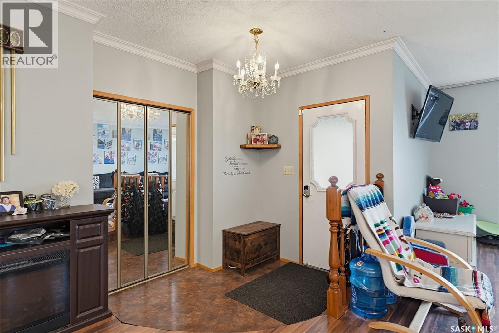 219 Hawkins Street Property Photo 3
