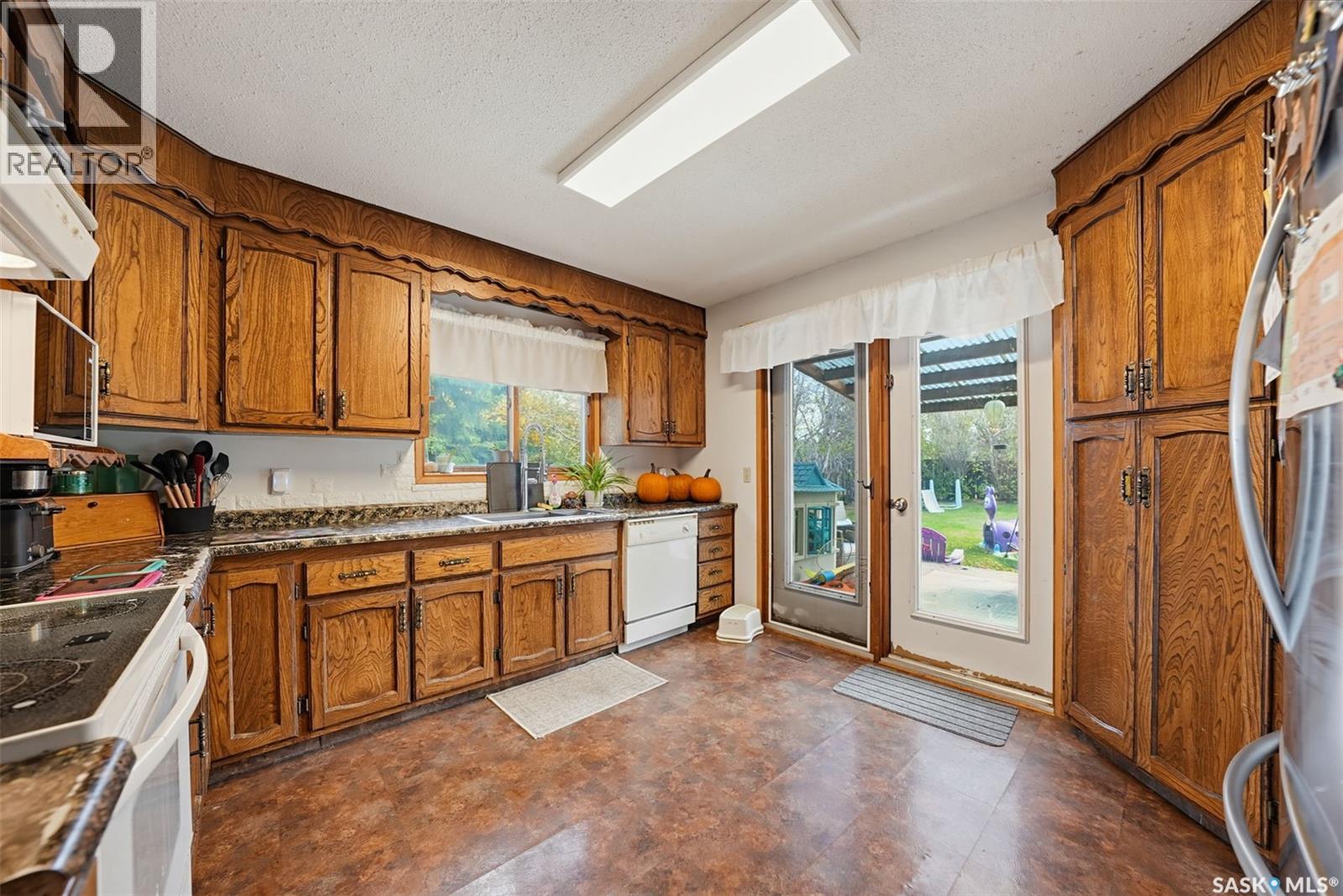 219 Hawkins Street Property Photo 8