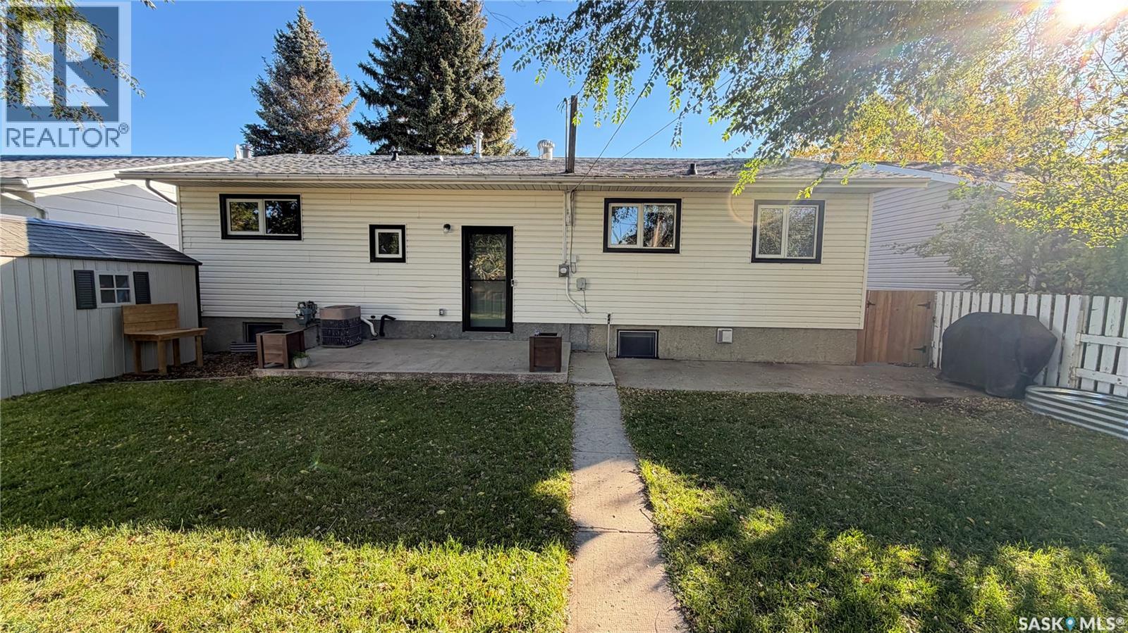 735 Jasper Street Property Photo 4