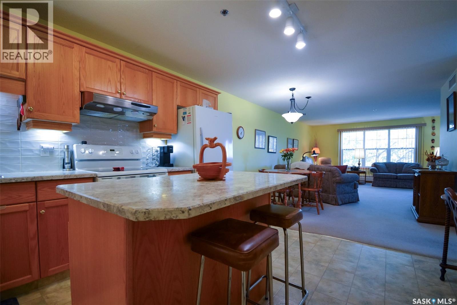206 100 5th Avenue Property Photo 5