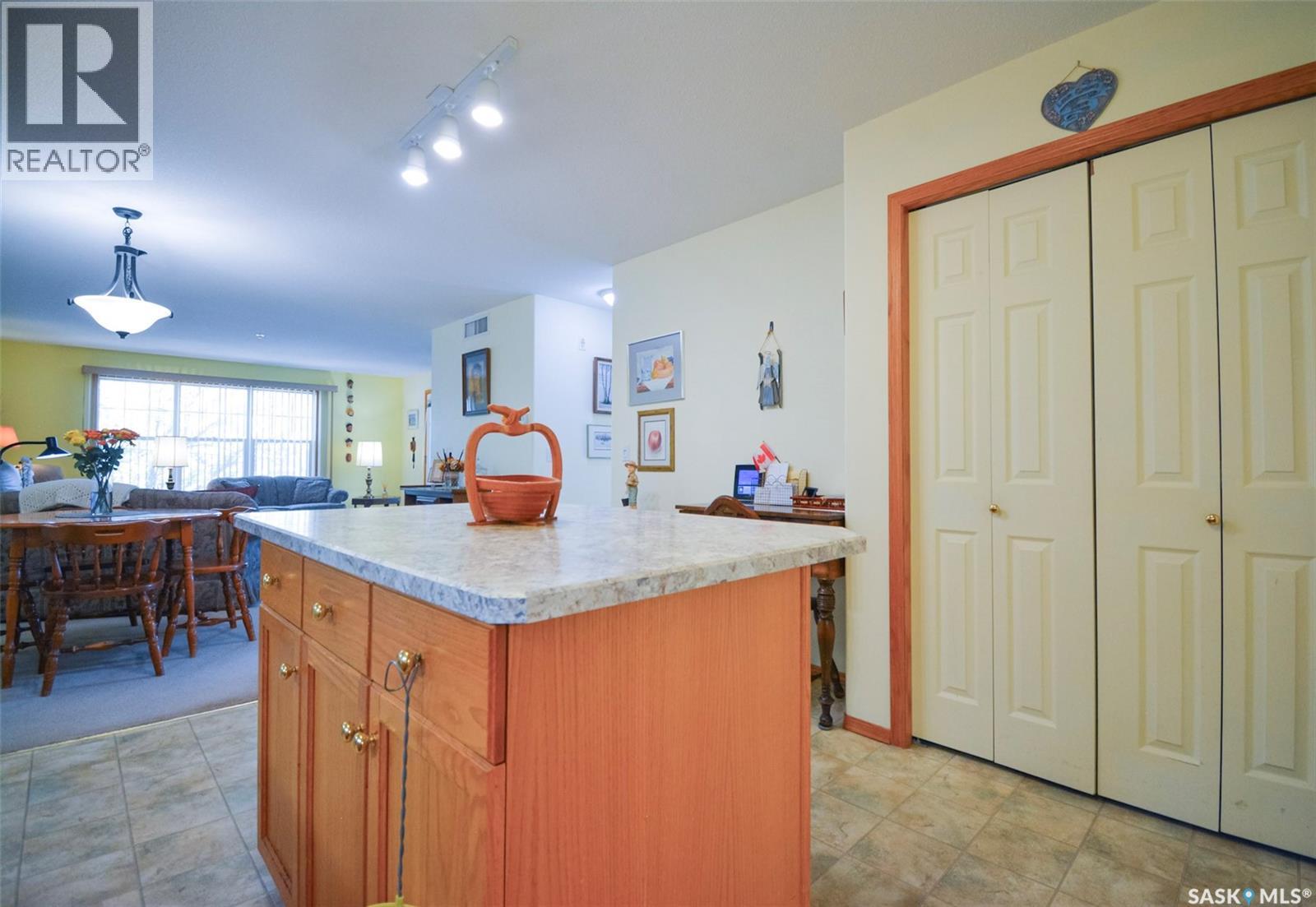 206 100 5th Avenue Property Photo 9