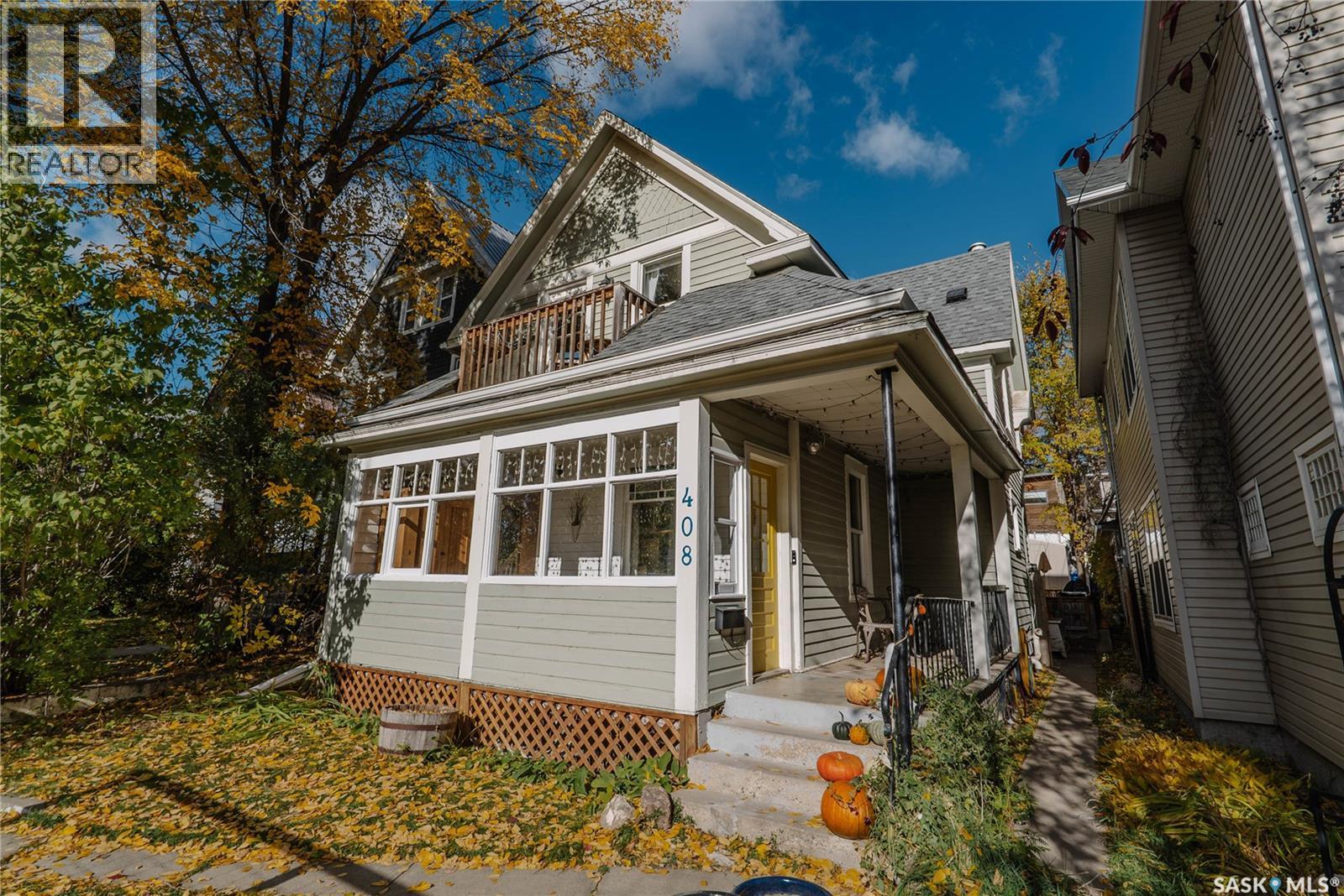408 25th Street W Property Photo 3