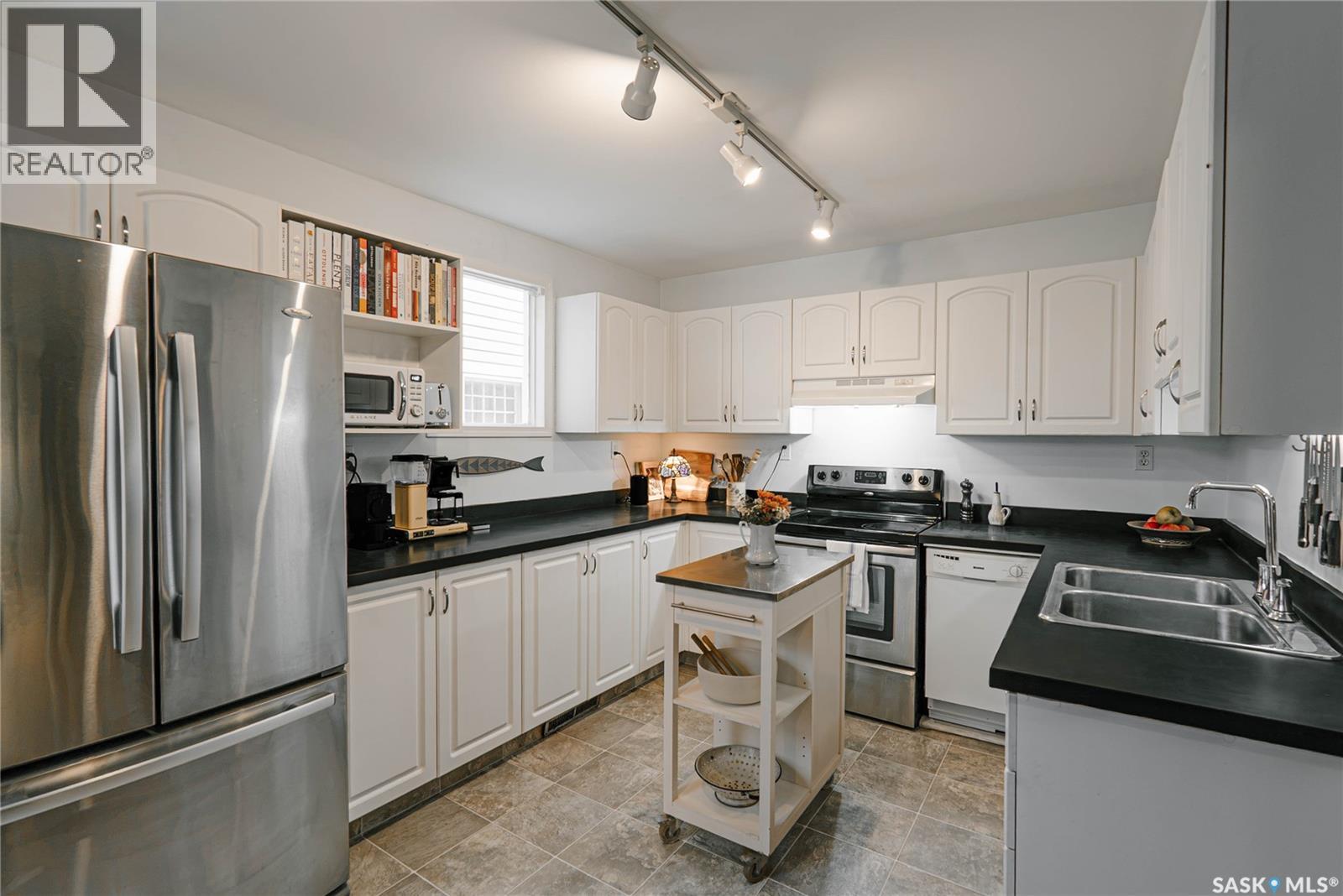 408 25th Street W Property Photo 20