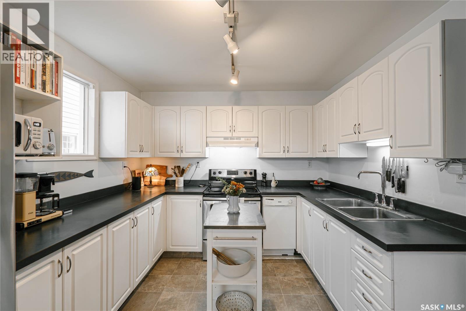 408 25th Street W Property Photo 21