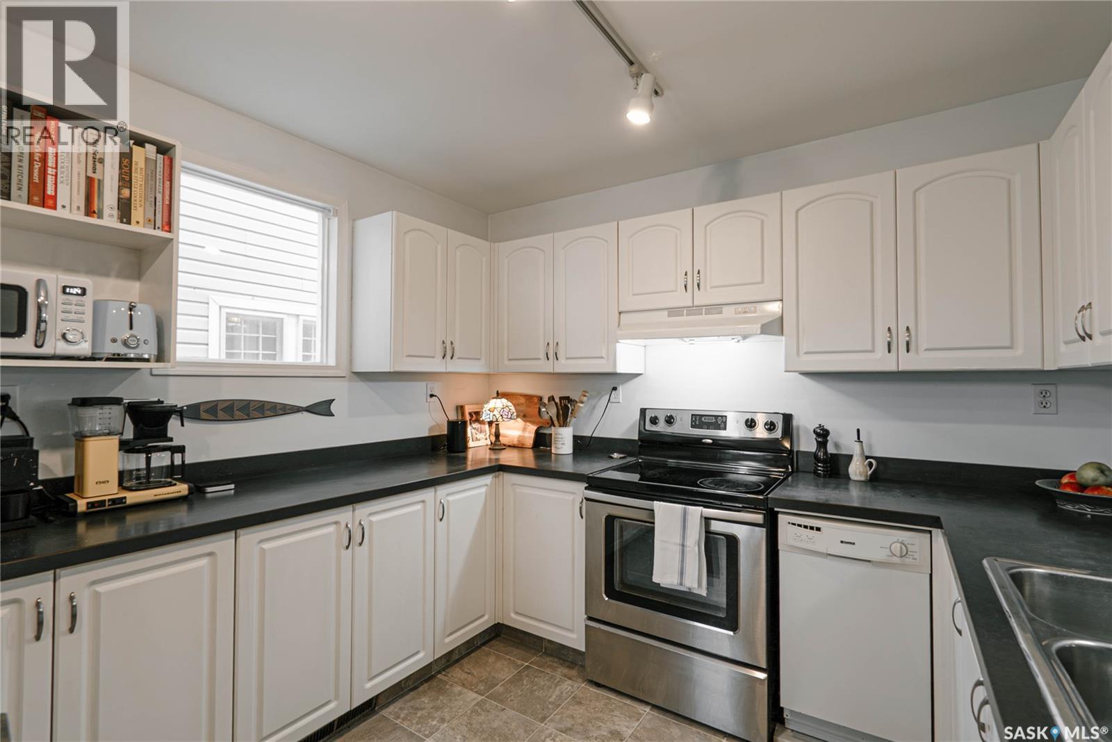 408 25th Street W Property Photo 23