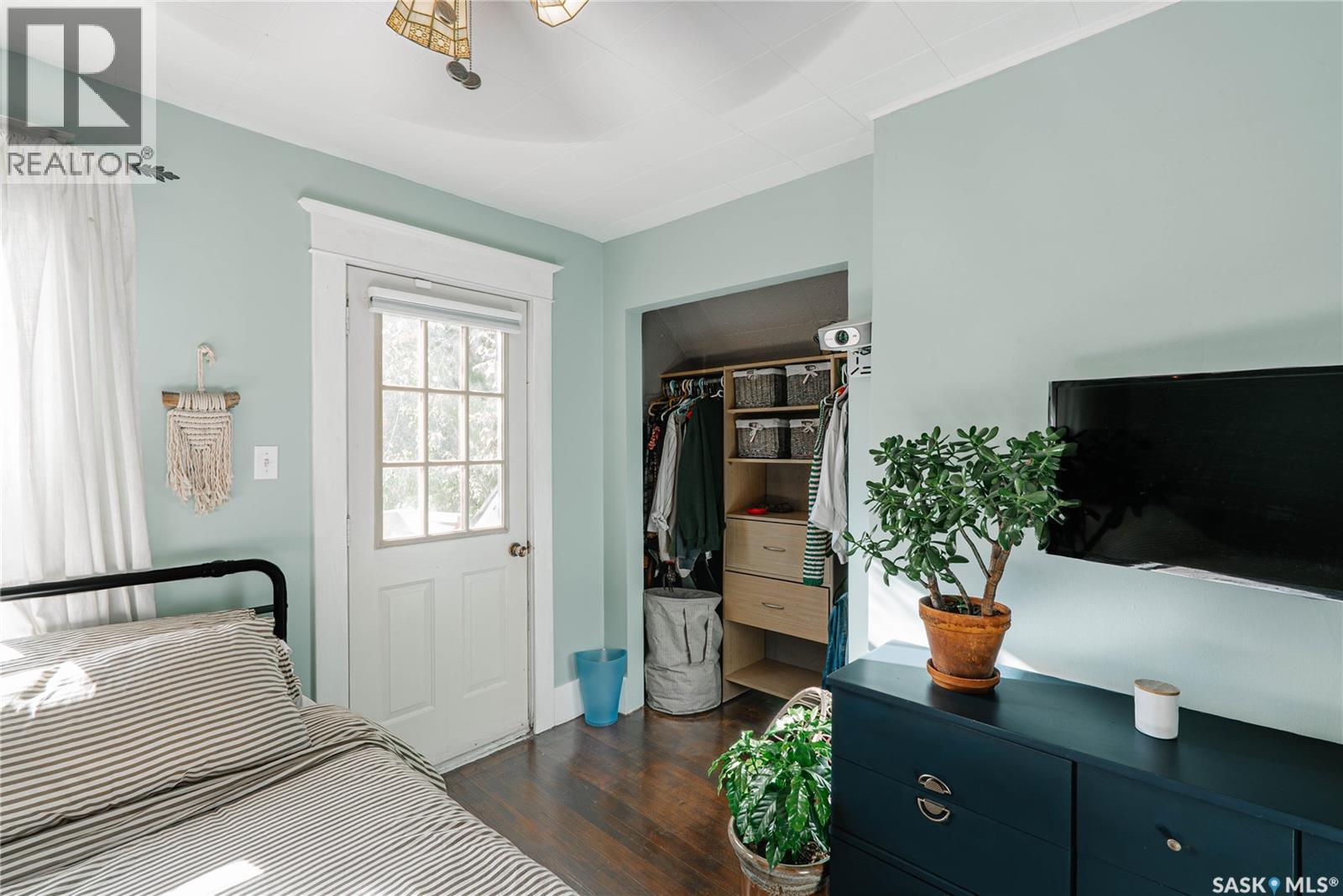 408 25th Street W Property Photo 29