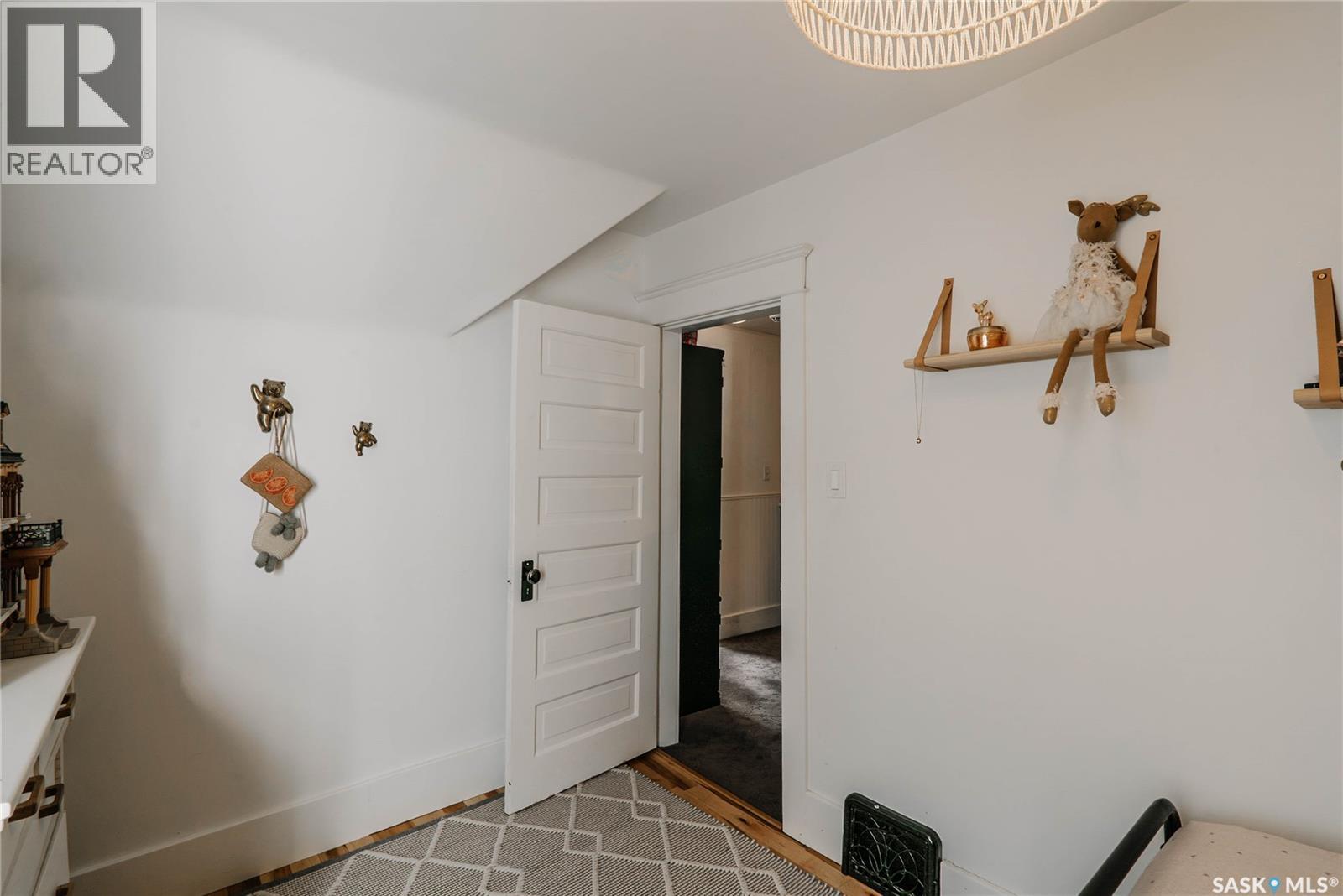 408 25th Street W Property Photo 34