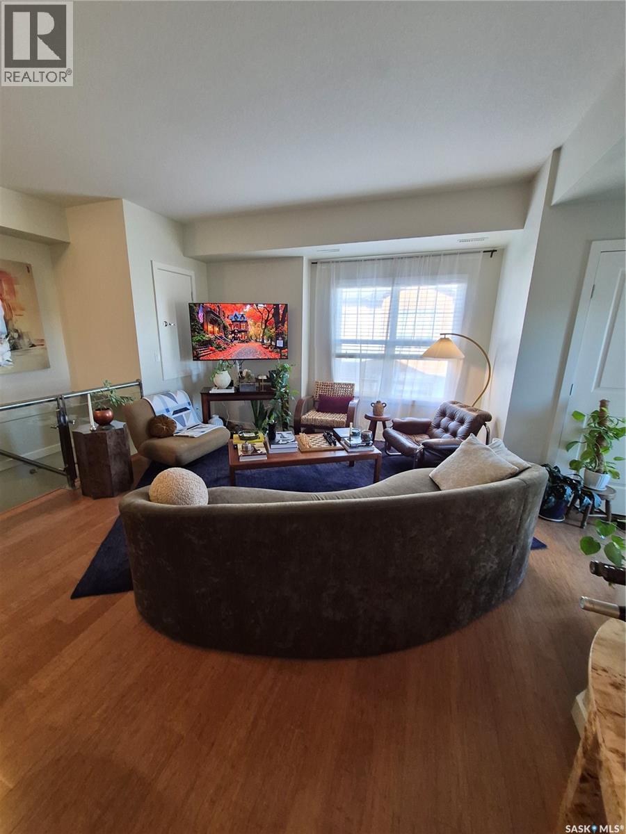 1702 1015 Patrick Crescent Property Photo 11