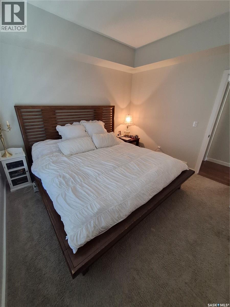 1702 1015 Patrick Crescent Property Photo 18