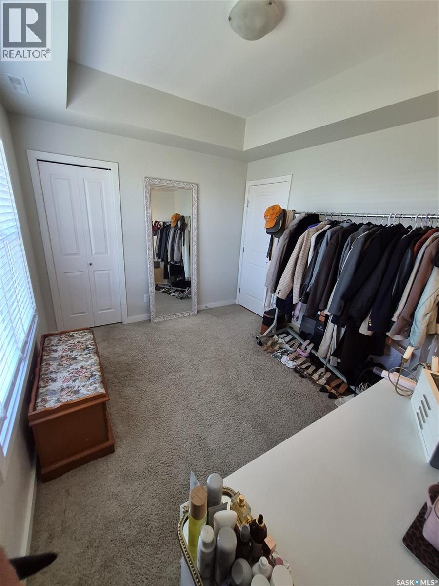 1702 1015 Patrick Crescent Property Photo 21