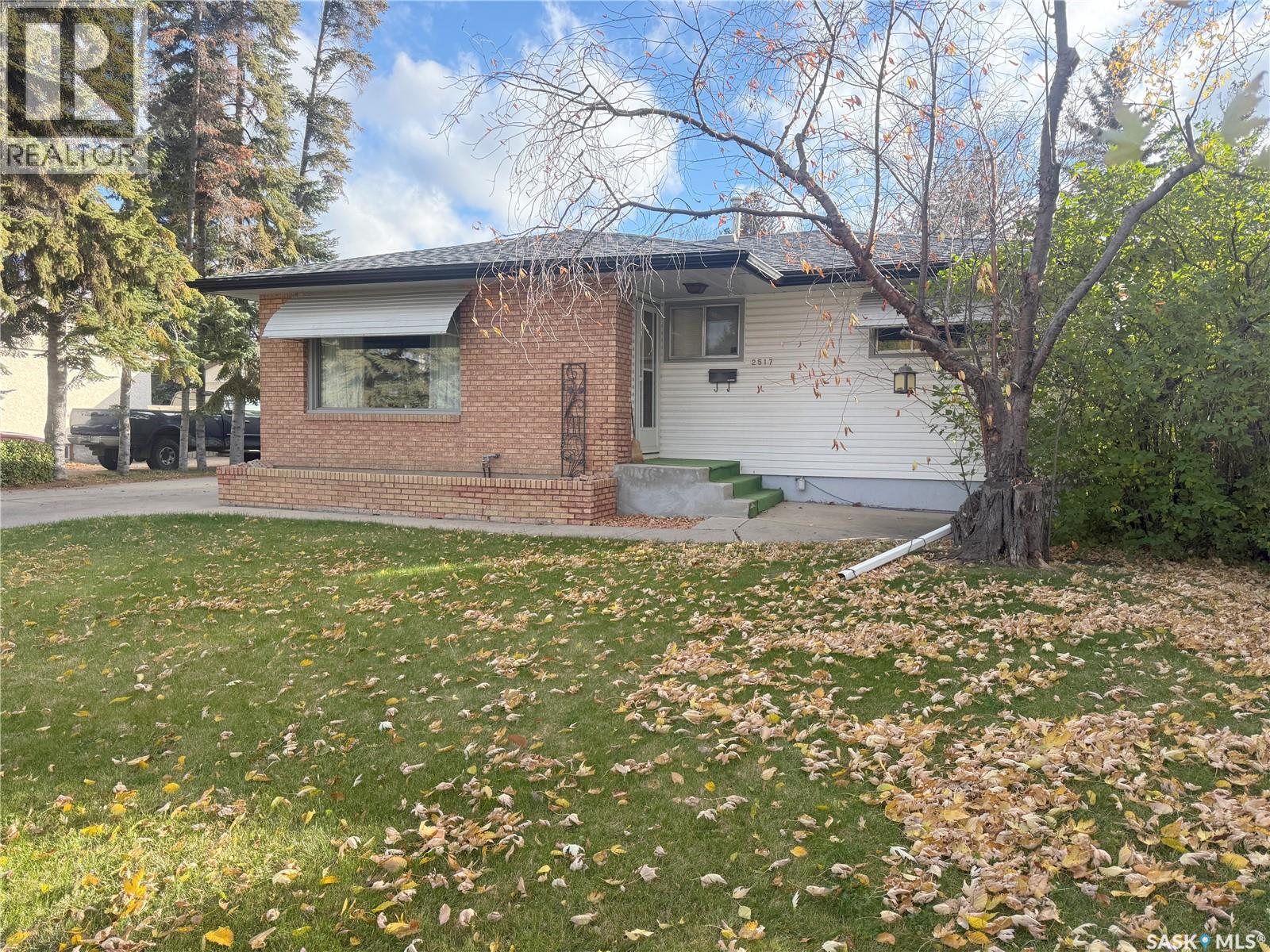2517 Wiggins Avenue S Property Photo 2