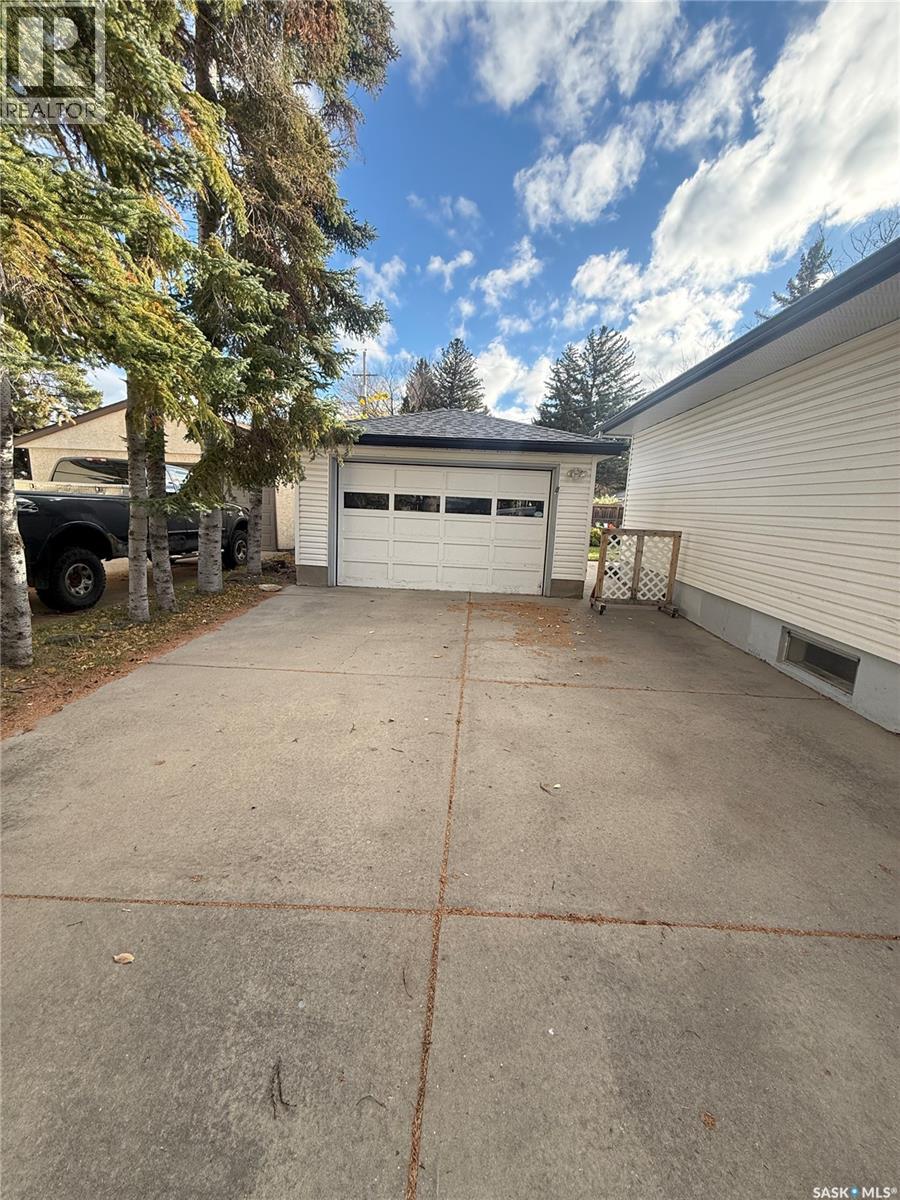2517 Wiggins Avenue S Property Photo 4