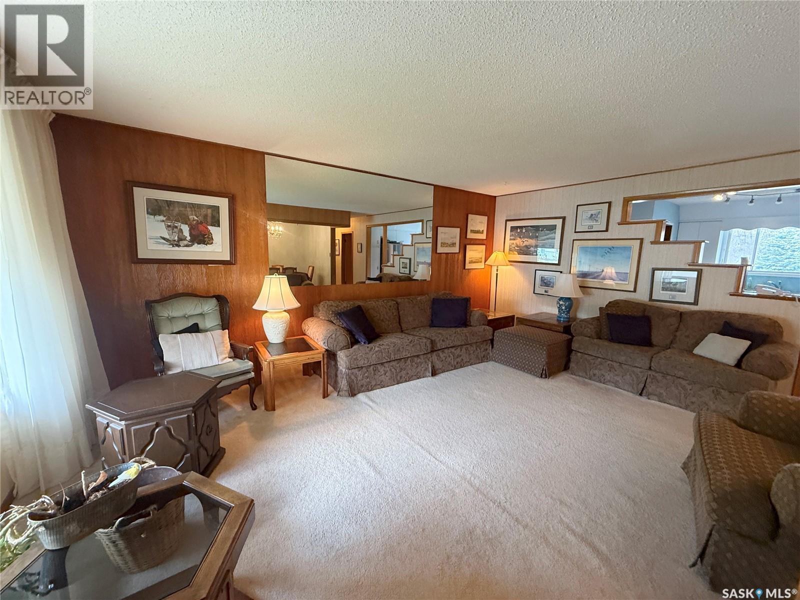 2517 Wiggins Avenue S Property Photo 5