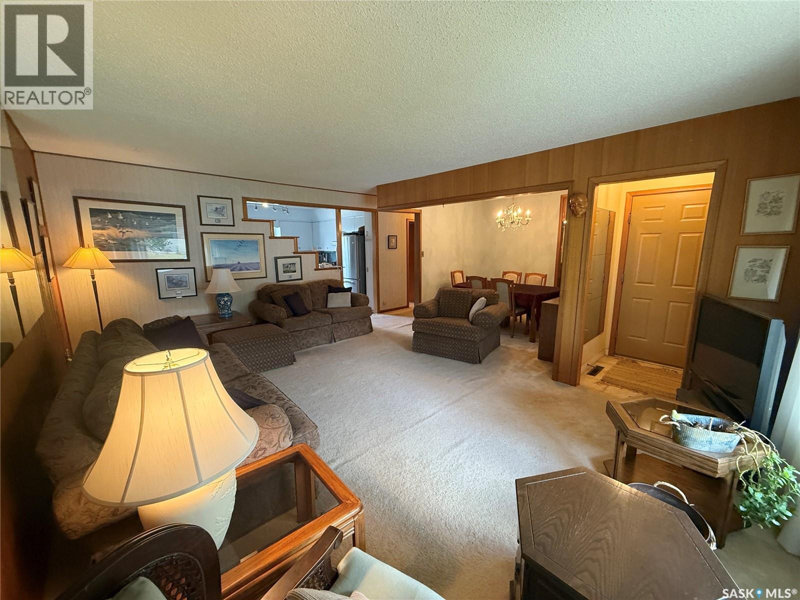 2517 Wiggins Avenue S Property Photo 6
