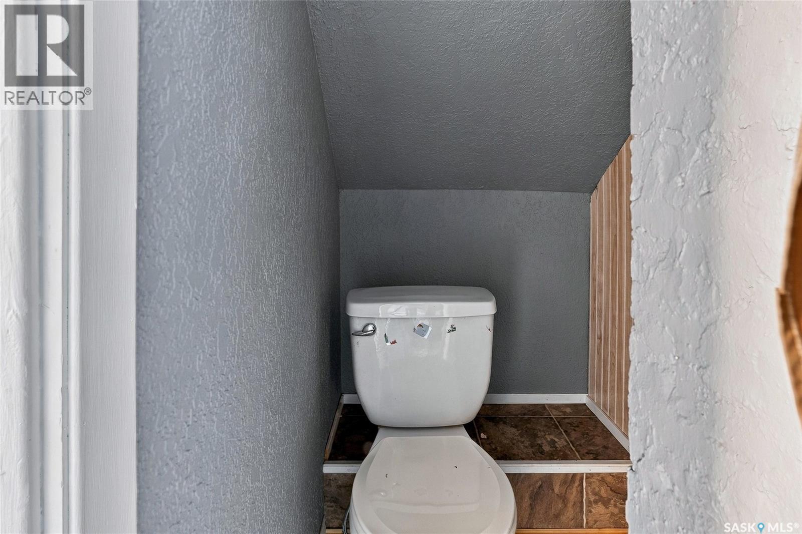 401 2nd Street E Property Photo 22