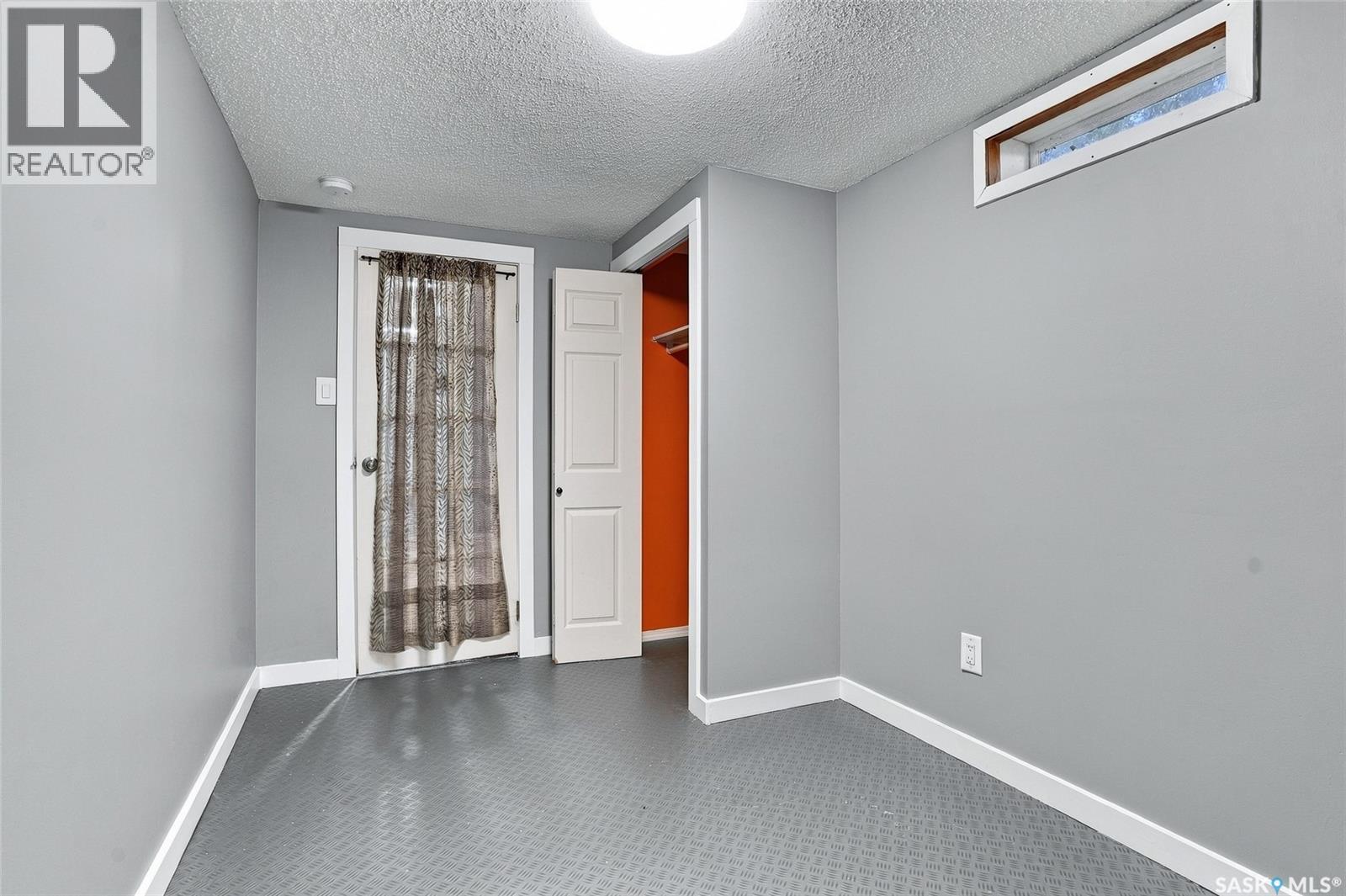401 2nd Street E Property Photo 26