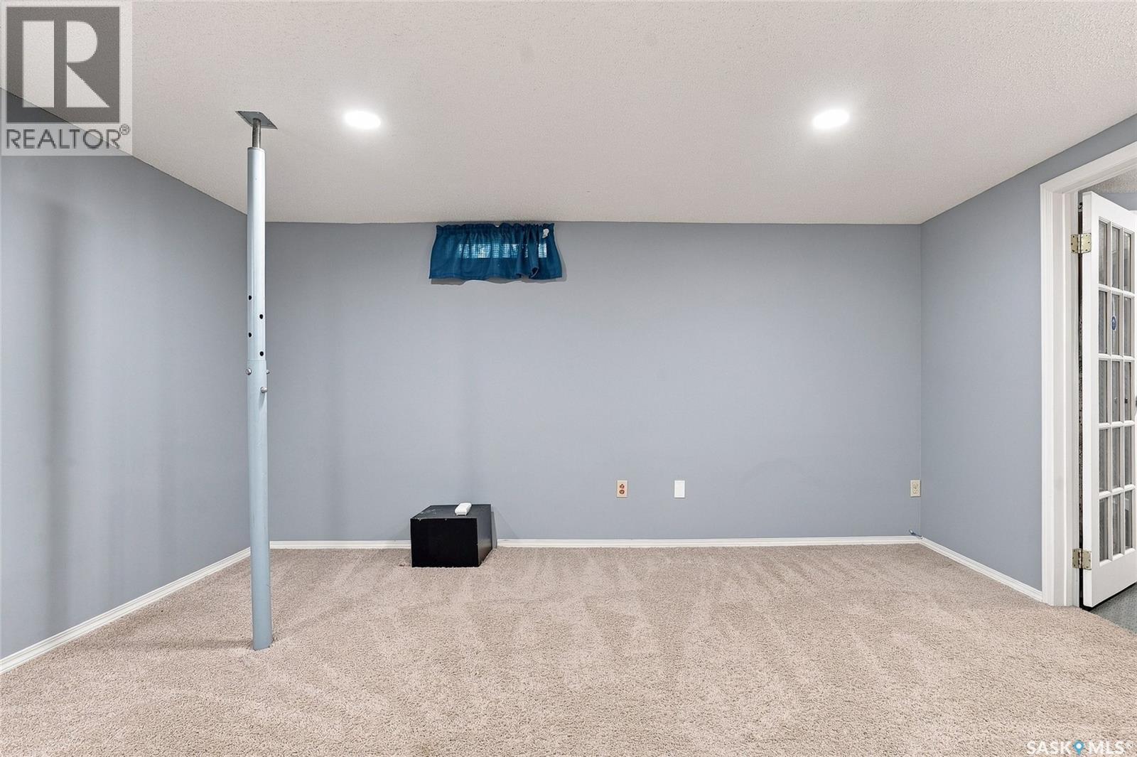 401 2nd Street E Property Photo 27