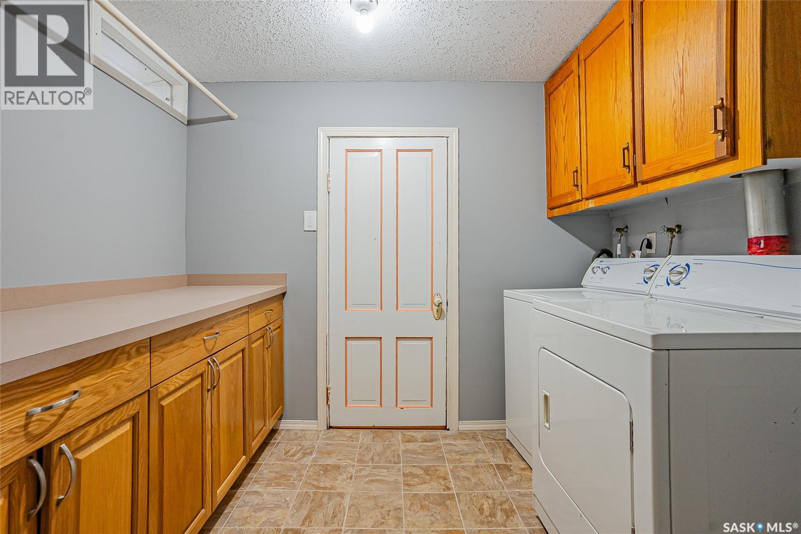 401 2nd Street E Property Photo 29