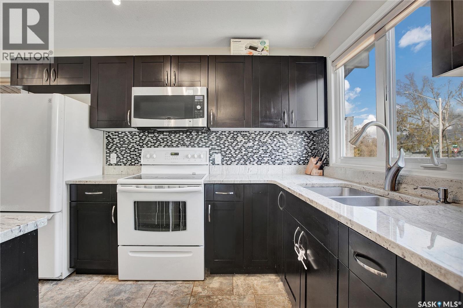 2017 9th Street Property Photo 5