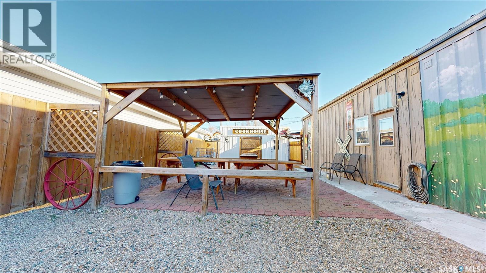 929 Railway Avenue Property Photo 13