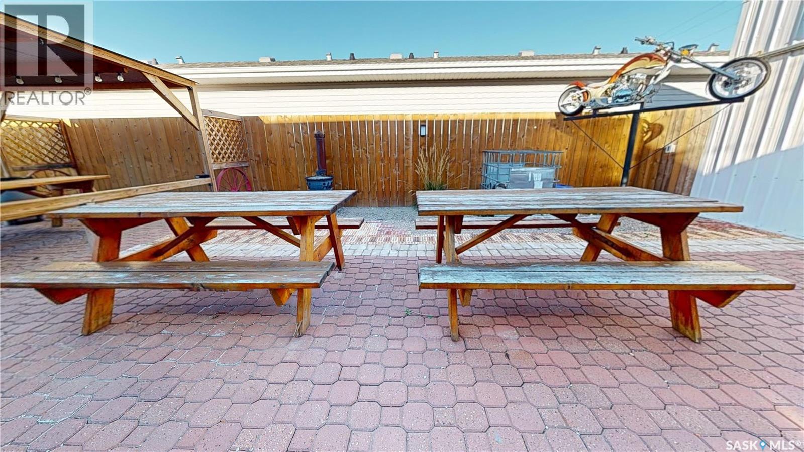 929 Railway Avenue Property Photo 15